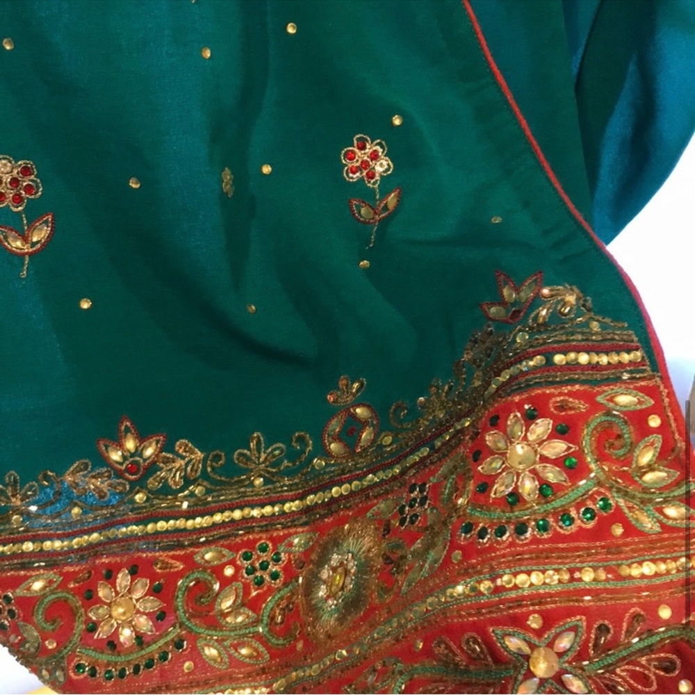 Worn Once Like New Condition 3 Peace’s Indian Sar… - image 8